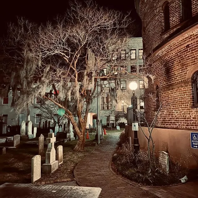 Charleston: 90-Minute Ghost & Graveyard Walking Tour