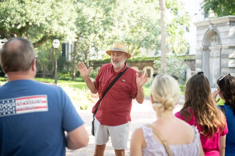 Charleston: Hidden Alleys and Historic Sites Walking Tour